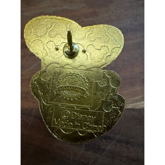 Walt Disney Goofy Hat Pin Hidden Mickey Trading Pin Green Black Authentic - Picture 4 of 5